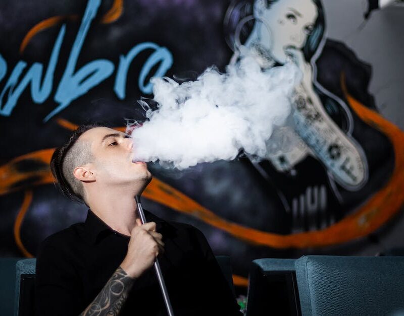 everything-you-need-to-know-about-vaping-cannabis-oil-in-californianbsp_featured_photo