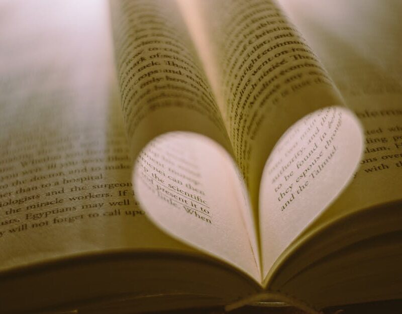 cannabis-and-literature-iconic-authors-who-loved-the-leaf_featured_photo
